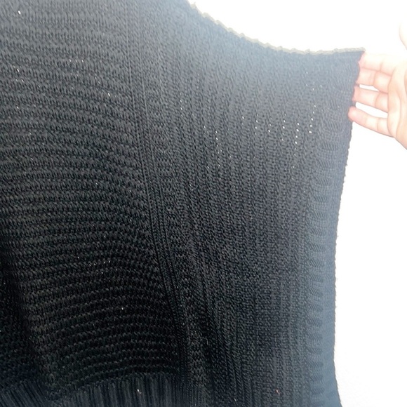 Ariat Oversized Acrylic Knit Short Sleeve Black Scoop Neck Poncho - Picture 4 of 11